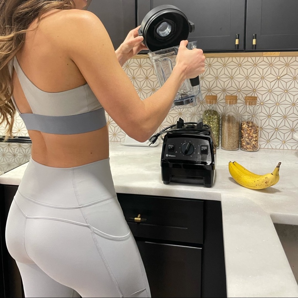 NWT Fabletics Breathe 2-Piece Outfit 💙 - Picture 4 of 15